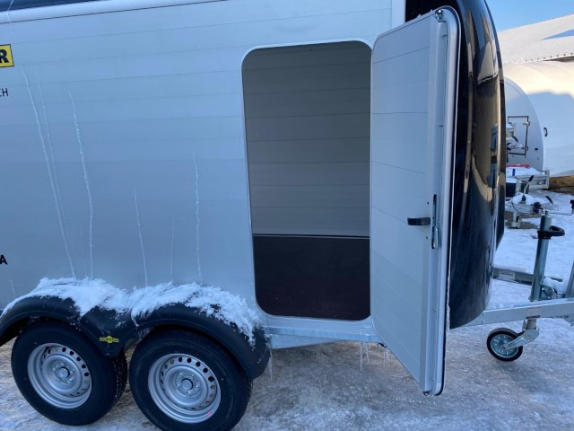 Humbaur Poly-Alu Koffer HKPA 203217, 2,0 to. 100 km/h, 3280 x 1770 x 1800 mm - Prikolica sa zatvorenim sandukom: slika Humbaur Poly-Alu Koffer HKPA 203217, 2,0 to. 100 km/h, 3280 x 1770 x 1800 mm - Prikolica sa zatvorenim sandukom Humbaur Poly-Alu Koffer HKPA 203217, 2,0 to. 100 km/h, 3280 x 1770 x 1800 mm - Prikolica sa zatvorenim sandukom: slika Humbaur Poly-Alu Koffer HKPA 203217, 2,0 to. 100 km/h, 3280 x 1770 x 1800 mm - Prikolica sa zatvorenim sandukom