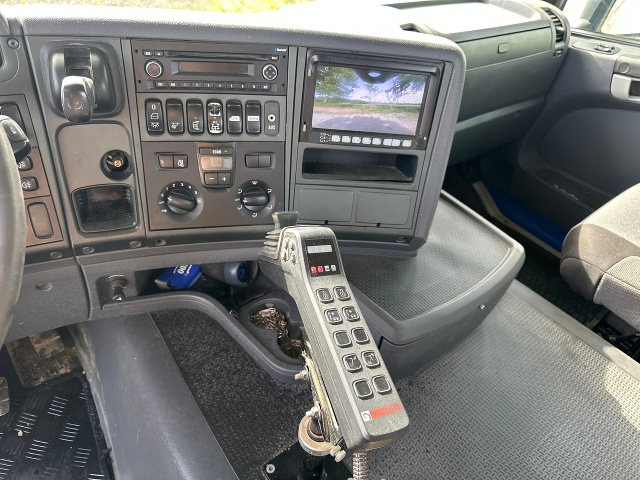 SCANIA G450 8x4 Abrollkipper - Kamion s kukastom dizalicom: slika SCANIA G450 8x4 Abrollkipper - Kamion s kukastom dizalicom SCANIA G450 8x4 Abrollkipper - Kamion s kukastom dizalicom: slika SCANIA G450 8x4 Abrollkipper - Kamion s kukastom dizalicom