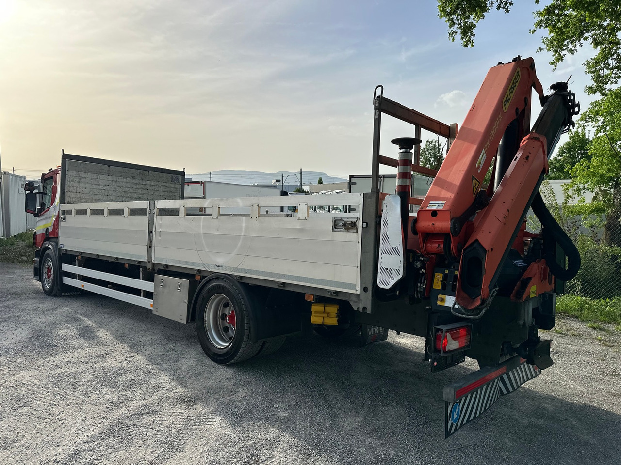 Kamion s otvorenim sandukom, Kamion s kranom SCANIA P410 Euro6 4x2 Palfinger 13001: slika Kamion s otvorenim sandukom, Kamion s kranom SCANIA P410 Euro6 4x2 Palfinger 13001