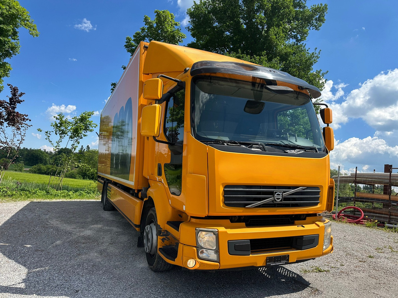 VOLVO FL 2404x2 - Kamion sandučar: slika VOLVO FL 2404x2 - Kamion sandučar VOLVO FL 2404x2 - Kamion sandučar: slika VOLVO FL 2404x2 - Kamion sandučar