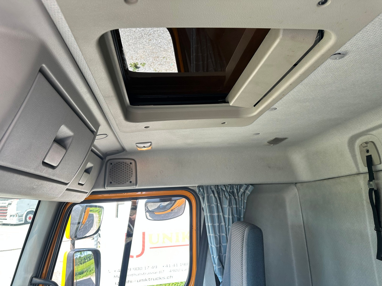 VOLVO FL 2404x2 - Kamion sandučar: slika VOLVO FL 2404x2 - Kamion sandučar VOLVO FL 2404x2 - Kamion sandučar: slika VOLVO FL 2404x2 - Kamion sandučar