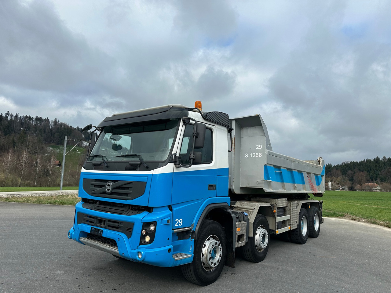 VOLVO FMX 420 8x4 - Kamion s kabelskim sustavom: slika VOLVO FMX 420 8x4 - Kamion s kabelskim sustavom VOLVO FMX 420 8x4 - Kamion s kabelskim sustavom: slika VOLVO FMX 420 8x4 - Kamion s kabelskim sustavom