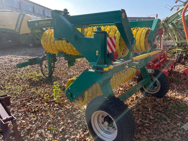 Agromerkur Cambridge 5.4 - Valjak za poljoprivredna gospodarstva: slika Agromerkur Cambridge 5.4 - Valjak za poljoprivredna gospodarstva Agromerkur Cambridge 5.4 - Valjak za poljoprivredna gospodarstva: slika Agromerkur Cambridge 5.4 - Valjak za poljoprivredna gospodarstva