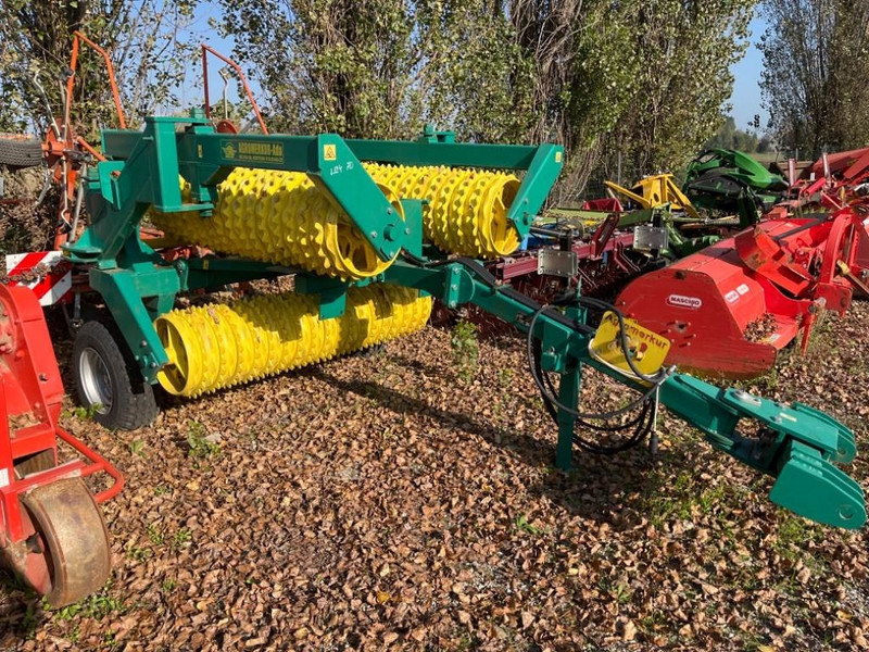 Agromerkur Cambridge 5.4 - Valjak za poljoprivredna gospodarstva: slika Agromerkur Cambridge 5.4 - Valjak za poljoprivredna gospodarstva Agromerkur Cambridge 5.4 - Valjak za poljoprivredna gospodarstva: slika Agromerkur Cambridge 5.4 - Valjak za poljoprivredna gospodarstva