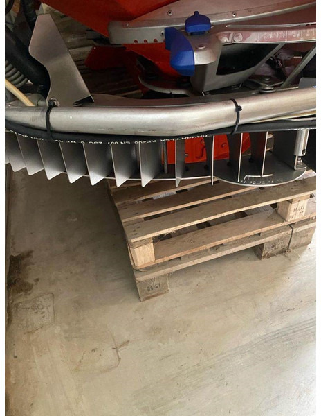 Kuhn Axis 40.1 W - Rasipač gnojiva: slika Kuhn Axis 40.1 W - Rasipač gnojiva Kuhn Axis 40.1 W - Rasipač gnojiva: slika Kuhn Axis 40.1 W - Rasipač gnojiva