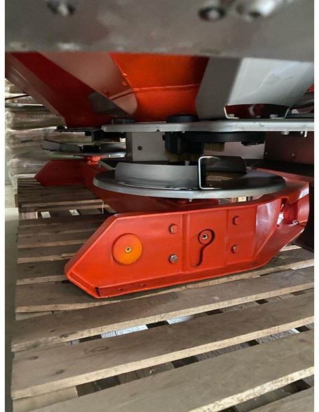 Kuhn Axis 40.1 W - Rasipač gnojiva: slika Kuhn Axis 40.1 W - Rasipač gnojiva Kuhn Axis 40.1 W - Rasipač gnojiva: slika Kuhn Axis 40.1 W - Rasipač gnojiva
