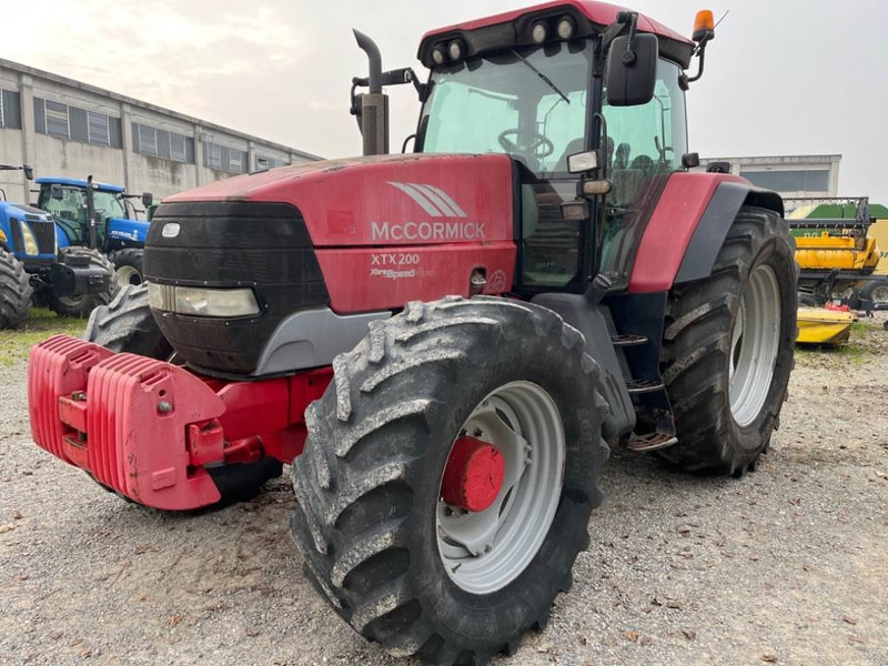 MCCORMICK XTX 200 - Traktor: slika MCCORMICK XTX 200 - Traktor MCCORMICK XTX 200 - Traktor: slika MCCORMICK XTX 200 - Traktor