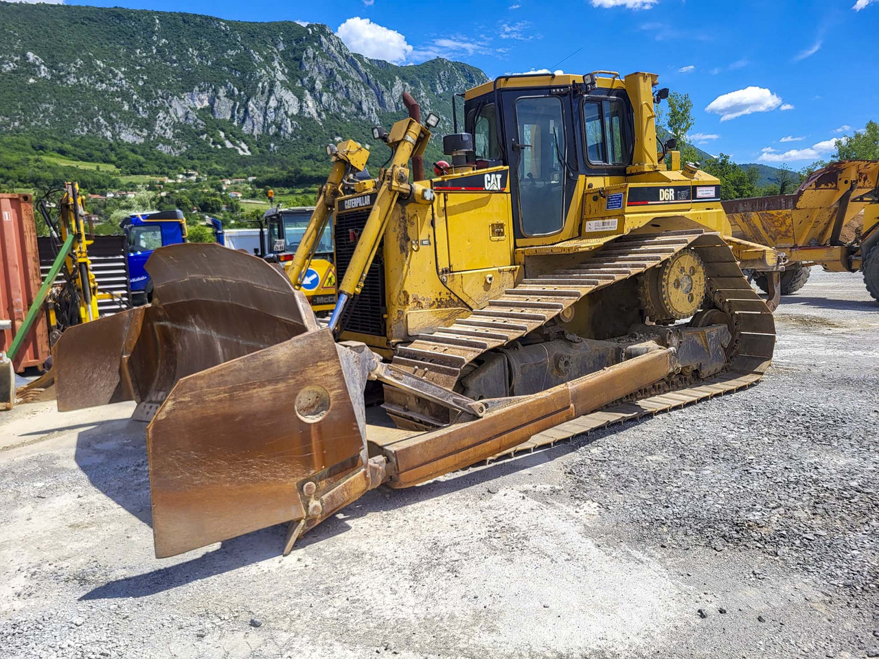 CATERPILLAR D6R - Buldožer: slika CATERPILLAR D6R - Buldožer CATERPILLAR D6R - Buldožer: slika CATERPILLAR D6R - Buldožer