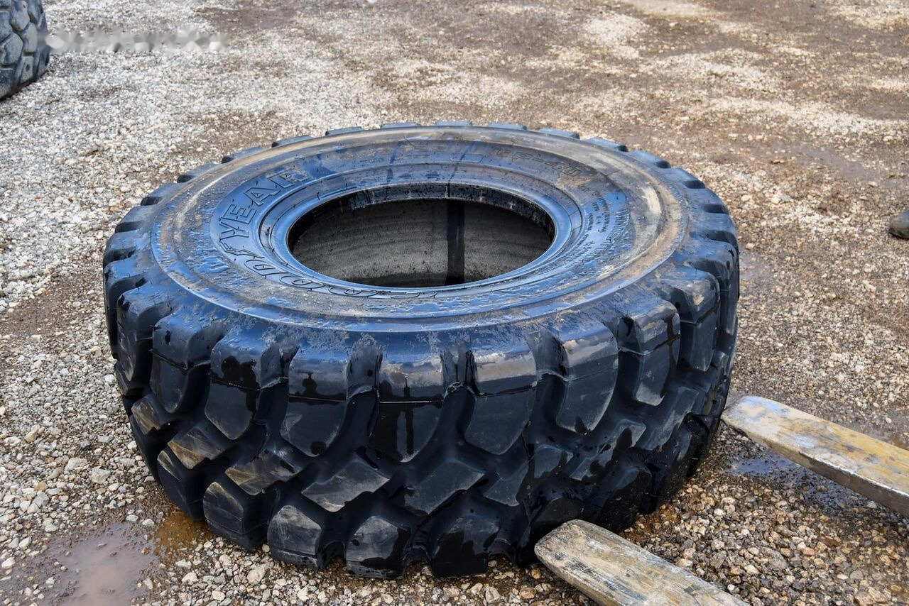 Goodyear 20.5R25 - Kompletan kotač: slika Goodyear 20.5R25 - Kompletan kotač Goodyear 20.5R25 - Kompletan kotač: slika Goodyear 20.5R25 - Kompletan kotač