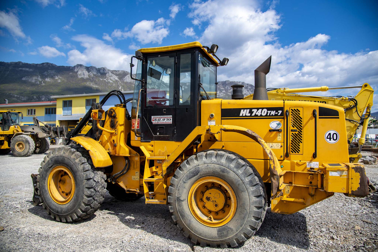 HYUNDAI HL740TM-7 for parts - Utovarivač na kotačima: slika HYUNDAI HL740TM-7 for parts - Utovarivač na kotačima HYUNDAI HL740TM-7 for parts - Utovarivač na kotačima: slika HYUNDAI HL740TM-7 for parts - Utovarivač na kotačima