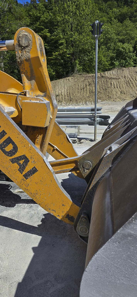 Hyundai HL970 - Utovarivač na kotačima: slika Hyundai HL970 - Utovarivač na kotačima Hyundai HL970 - Utovarivač na kotačima: slika Hyundai HL970 - Utovarivač na kotačima