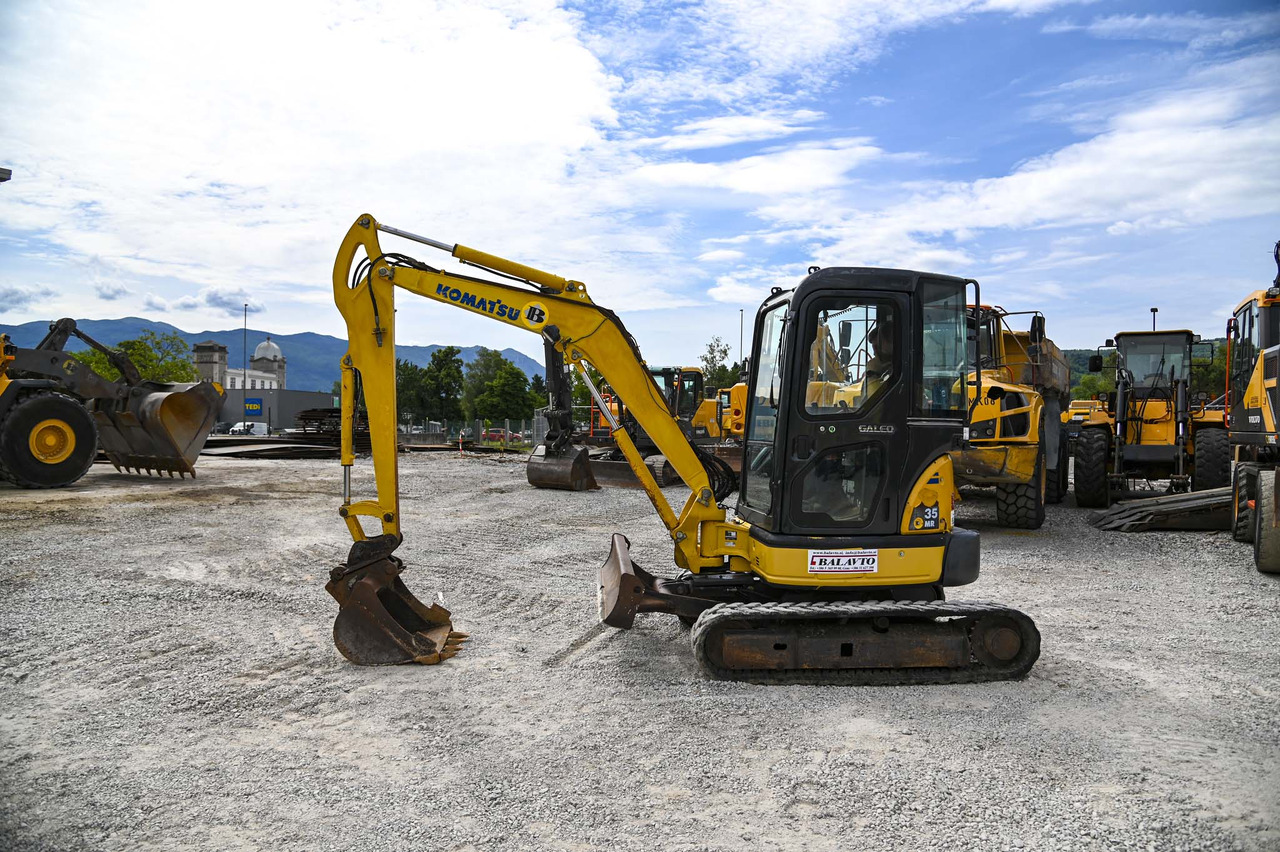 Komatsu PC35MR-2 - Mini bager: slika Komatsu PC35MR-2 - Mini bager Komatsu PC35MR-2 - Mini bager: slika Komatsu PC35MR-2 - Mini bager