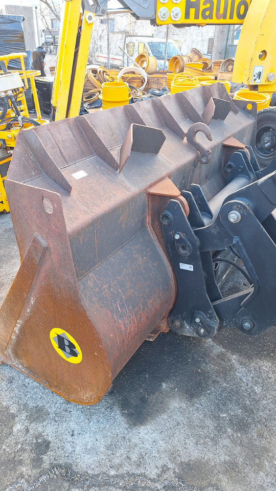 Loader bucket BOE 2400 mm for 12-15 ton wheel loaders - Utovarna korpa za Građevinski strojevi: slika Loader bucket BOE 2400 mm for 12-15 ton wheel loaders - Utovarna korpa za Građevinski strojevi Loader bucket BOE 2400 mm for 12-15 ton wheel loaders - Utovarna korpa za Građevinski strojevi: slika Loader bucket BOE 2400 mm for 12-15 ton wheel loaders - Utovarna korpa za Građevinski strojevi