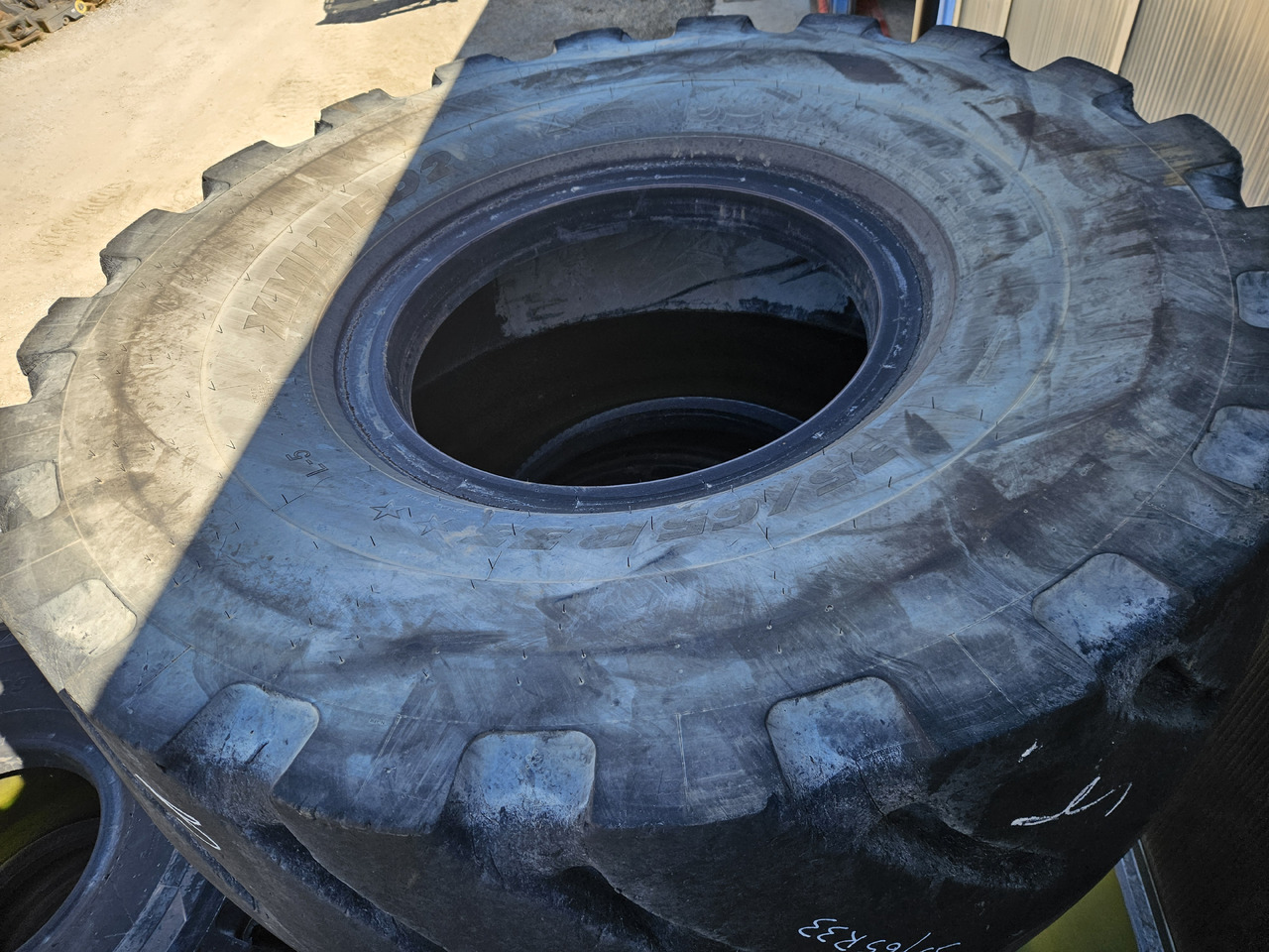 MICHELIN XMINE D2, 35/65R33 - Guma za Utovarivač na kotačima: slika MICHELIN XMINE D2, 35/65R33 - Guma za Utovarivač na kotačima MICHELIN XMINE D2, 35/65R33 - Guma za Utovarivač na kotačima: slika MICHELIN XMINE D2, 35/65R33 - Guma za Utovarivač na kotačima