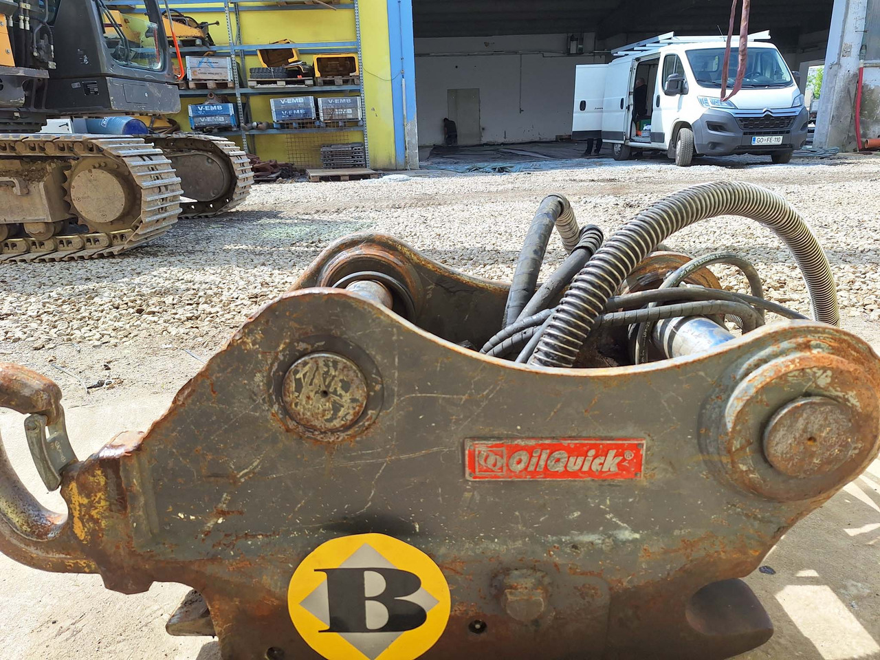 OilQuick quick coupler - Brza spojka za Bager: slika OilQuick quick coupler - Brza spojka za Bager OilQuick quick coupler - Brza spojka za Bager: slika OilQuick quick coupler - Brza spojka za Bager