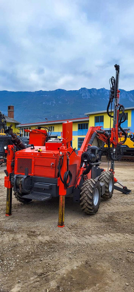 Sandvik DC302R - Platforma za bušenje: slika Sandvik DC302R - Platforma za bušenje Sandvik DC302R - Platforma za bušenje: slika Sandvik DC302R - Platforma za bušenje