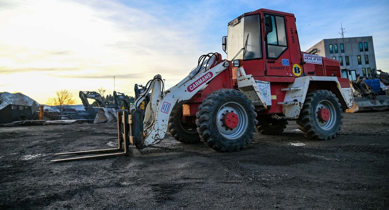 Schaeff SKS 661 - Utovarivač na kotačima: slika Schaeff SKS 661 - Utovarivač na kotačima Schaeff SKS 661 - Utovarivač na kotačima: slika Schaeff SKS 661 - Utovarivač na kotačima