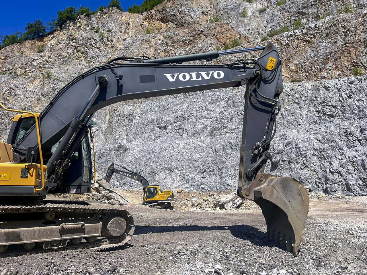 VOLVO EC220D - Bager gusjeničar: slika VOLVO EC220D - Bager gusjeničar VOLVO EC220D - Bager gusjeničar: slika VOLVO EC220D - Bager gusjeničar