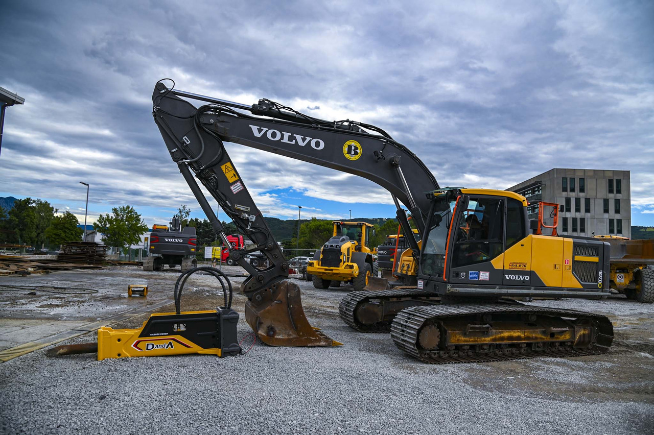 VOLVO EC220EL - Bager gusjeničar: slika VOLVO EC220EL - Bager gusjeničar VOLVO EC220EL - Bager gusjeničar: slika VOLVO EC220EL - Bager gusjeničar
