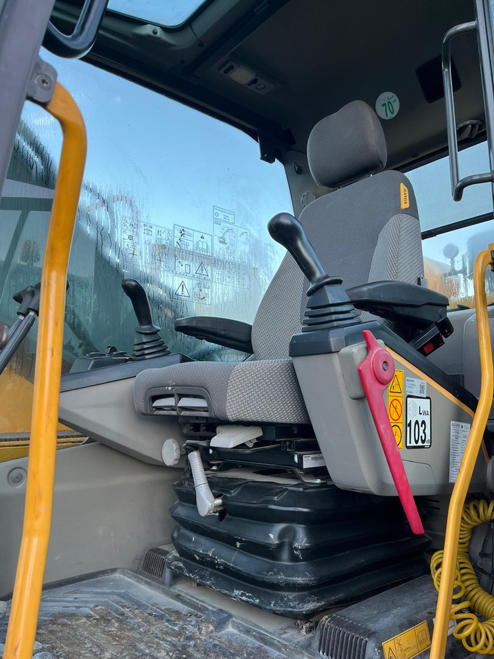 Bager gusjeničar VOLVO EC220ENH: slika Bager gusjeničar VOLVO EC220ENH Bager gusjeničar VOLVO EC220ENH: slika Bager gusjeničar VOLVO EC220ENH