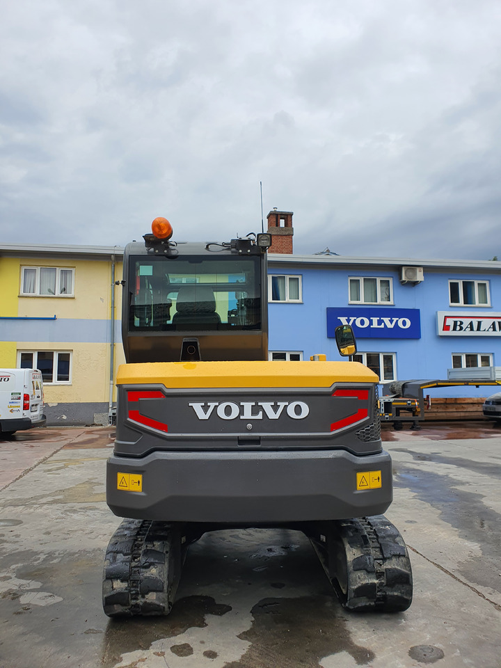 VOLVO EC60E - Mini bager: slika VOLVO EC60E - Mini bager VOLVO EC60E - Mini bager: slika VOLVO EC60E - Mini bager