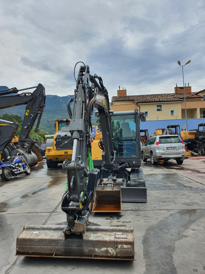 VOLVO EC60E - Mini bager: slika VOLVO EC60E - Mini bager VOLVO EC60E - Mini bager: slika VOLVO EC60E - Mini bager