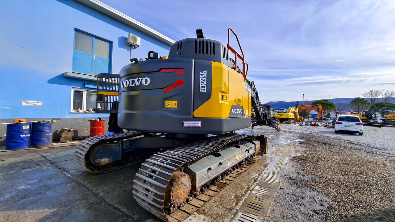 VOLVO ECR235EL - Bager gusjeničar: slika VOLVO ECR235EL - Bager gusjeničar VOLVO ECR235EL - Bager gusjeničar: slika VOLVO ECR235EL - Bager gusjeničar