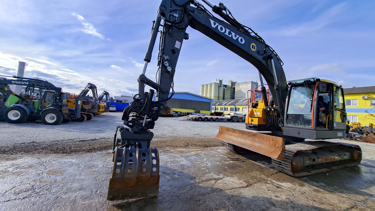 VOLVO ECR235EL - Bager gusjeničar: slika VOLVO ECR235EL - Bager gusjeničar VOLVO ECR235EL - Bager gusjeničar: slika VOLVO ECR235EL - Bager gusjeničar