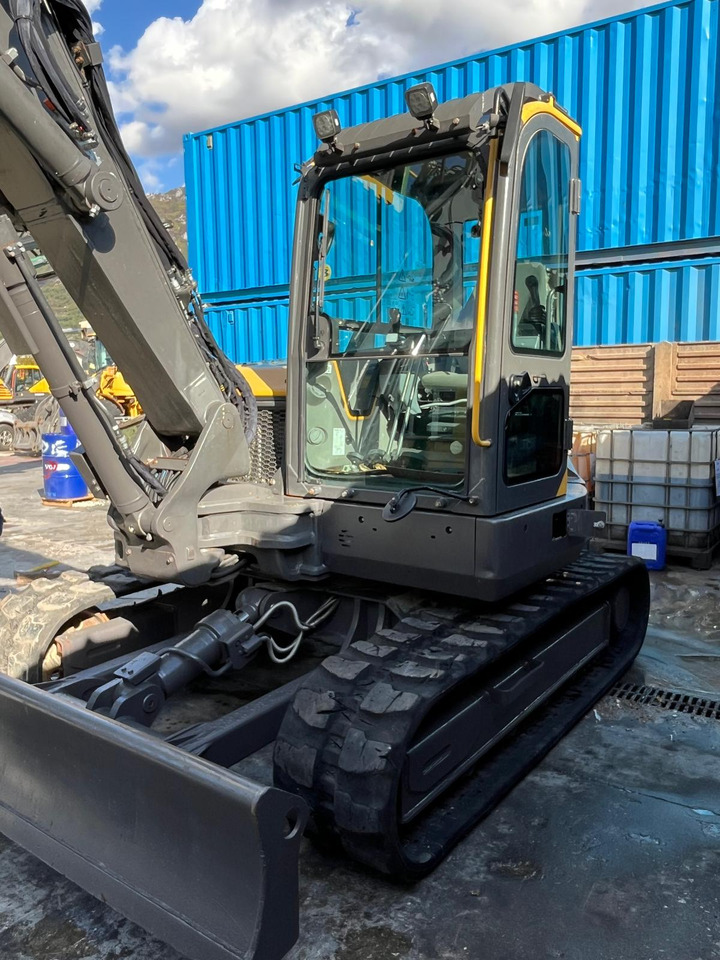 VOLVO ECR88D - Mini bager: slika VOLVO ECR88D - Mini bager VOLVO ECR88D - Mini bager: slika VOLVO ECR88D - Mini bager