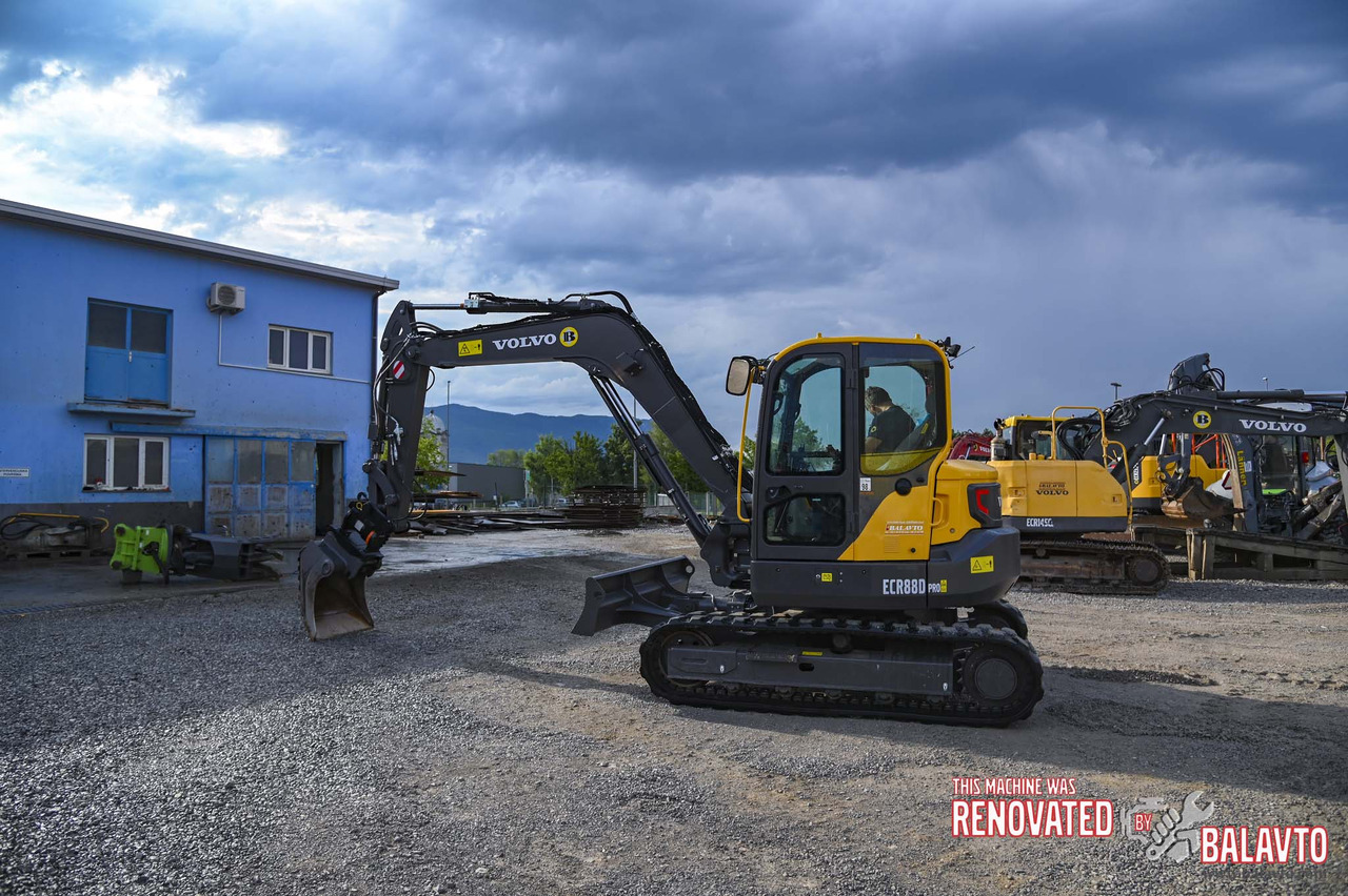 VOLVO ECR88D - Mini bager: slika VOLVO ECR88D - Mini bager VOLVO ECR88D - Mini bager: slika VOLVO ECR88D - Mini bager