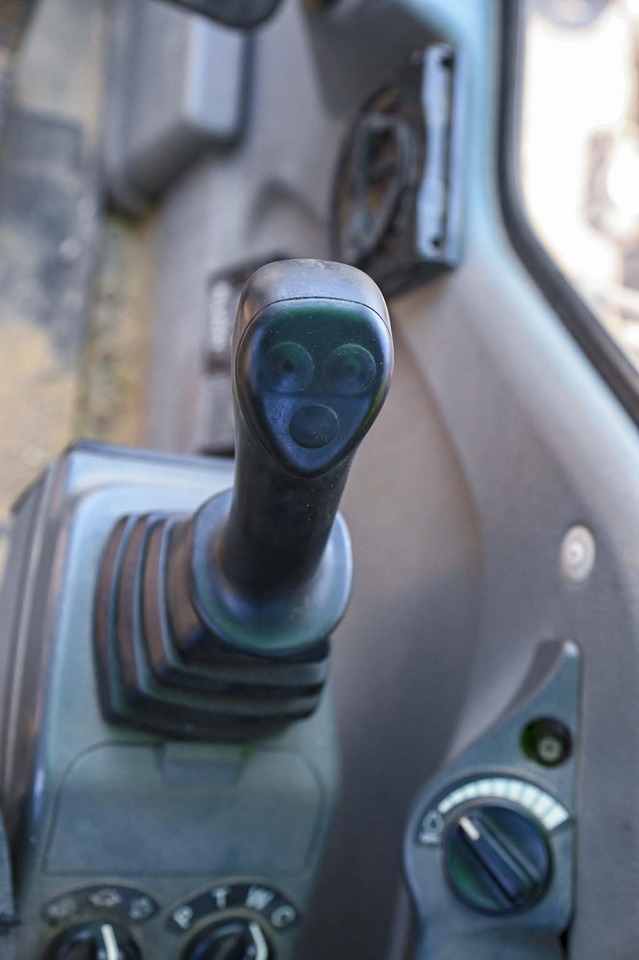 Zakup VOLVO EW180B VOLVO EW180B: slika Zakup VOLVO EW180B VOLVO EW180B Zakup VOLVO EW180B VOLVO EW180B: slika Zakup VOLVO EW180B VOLVO EW180B