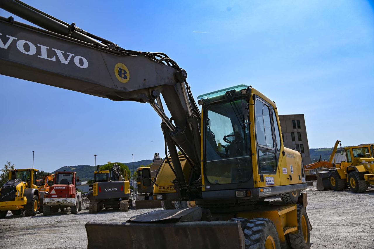 Zakup VOLVO EW180B VOLVO EW180B: slika Zakup VOLVO EW180B VOLVO EW180B Zakup VOLVO EW180B VOLVO EW180B: slika Zakup VOLVO EW180B VOLVO EW180B