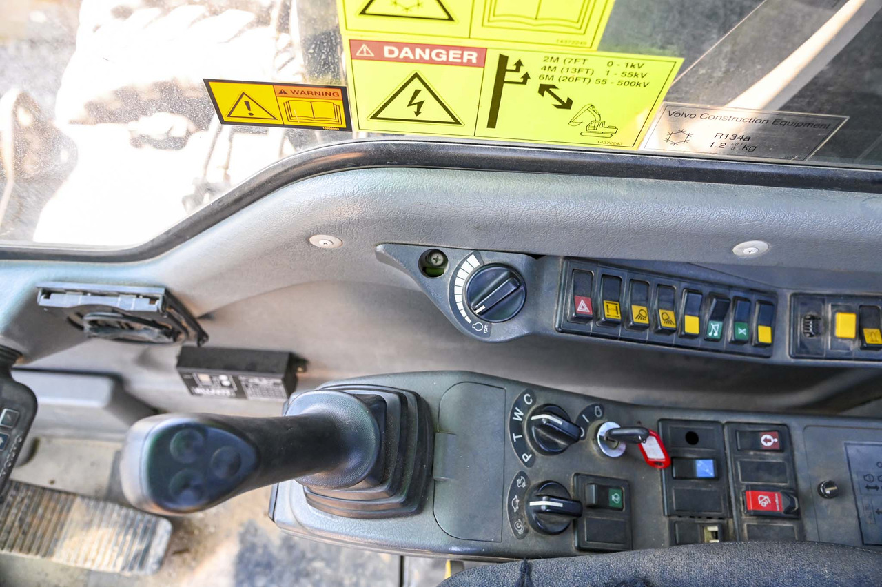 Zakup VOLVO EW180B VOLVO EW180B: slika Zakup VOLVO EW180B VOLVO EW180B Zakup VOLVO EW180B VOLVO EW180B: slika Zakup VOLVO EW180B VOLVO EW180B