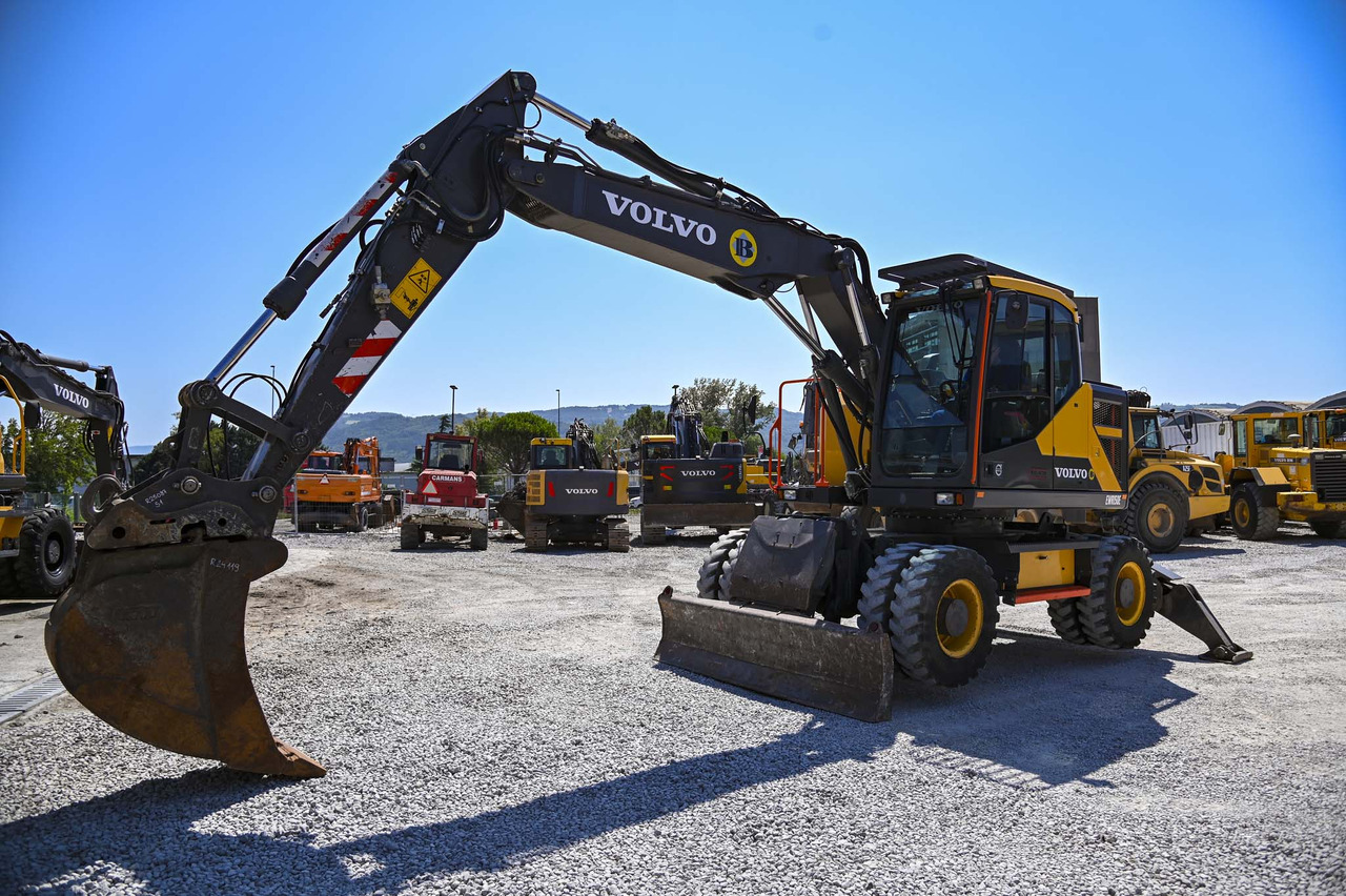 VOLVO EWR150E - Bager na kotačima: slika VOLVO EWR150E - Bager na kotačima VOLVO EWR150E - Bager na kotačima: slika VOLVO EWR150E - Bager na kotačima