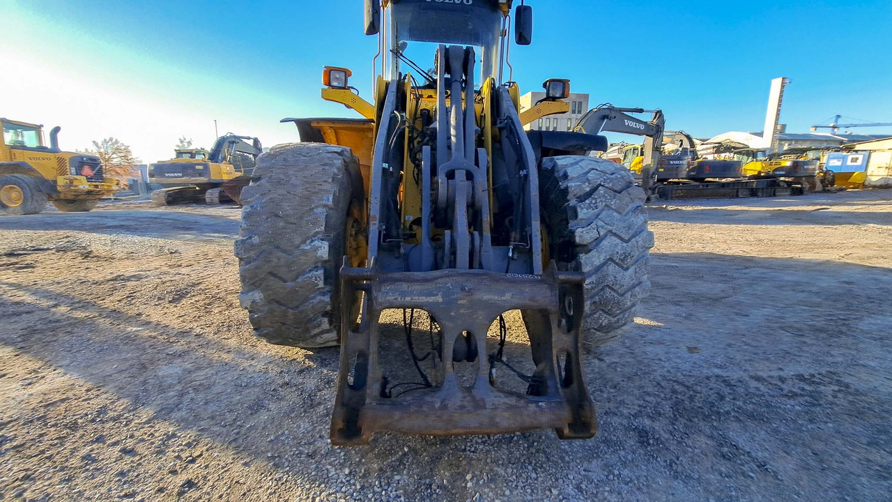 VOLVO L120E - Utovarivač na kotačima: slika VOLVO L120E - Utovarivač na kotačima VOLVO L120E - Utovarivač na kotačima: slika VOLVO L120E - Utovarivač na kotačima