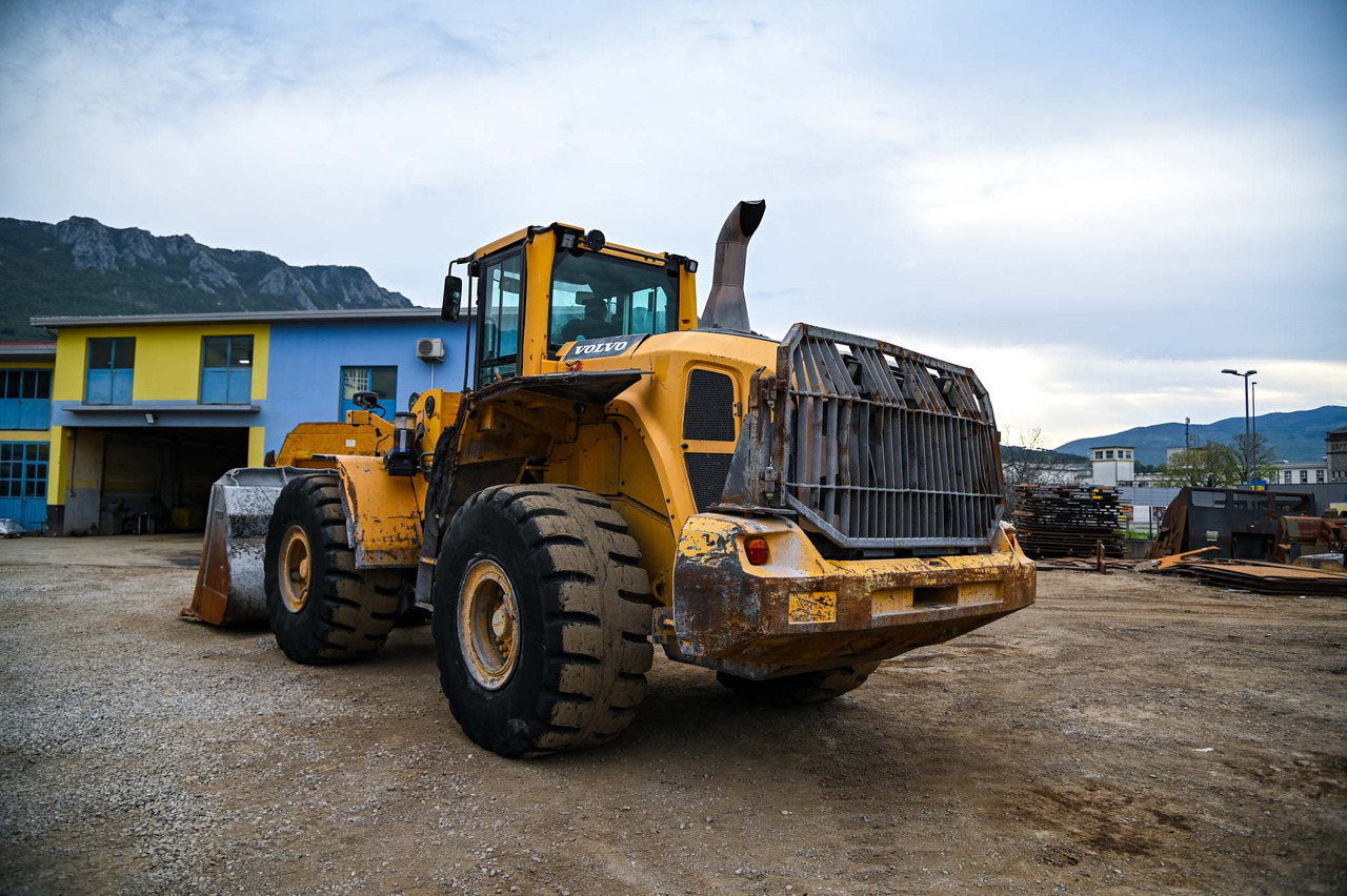 VOLVO L180G - Utovarivač na kotačima: slika VOLVO L180G - Utovarivač na kotačima VOLVO L180G - Utovarivač na kotačima: slika VOLVO L180G - Utovarivač na kotačima