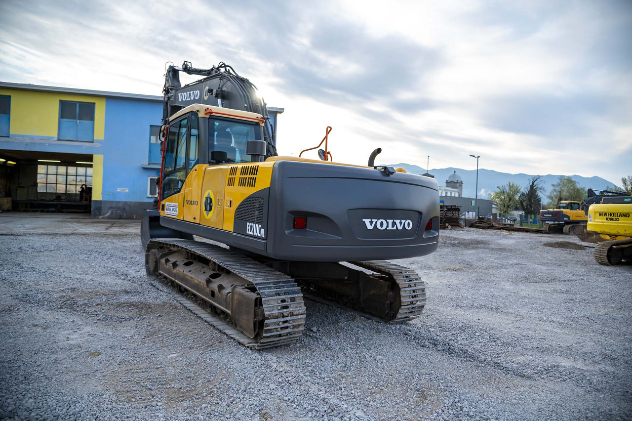 Volvo EC210CNL - Bager gusjeničar: slika Volvo EC210CNL - Bager gusjeničar Volvo EC210CNL - Bager gusjeničar: slika Volvo EC210CNL - Bager gusjeničar