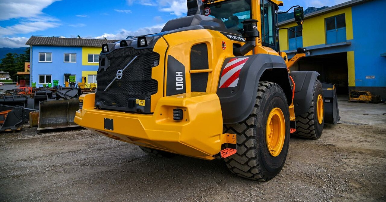 Volvo L110H - Utovarivač na kotačima: slika Volvo L110H - Utovarivač na kotačima Volvo L110H - Utovarivač na kotačima: slika Volvo L110H - Utovarivač na kotačima
