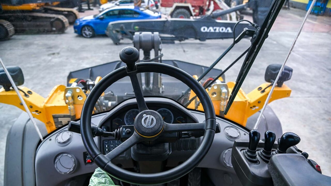Utovarivač na kotačima Volvo L110H: slika Utovarivač na kotačima Volvo L110H