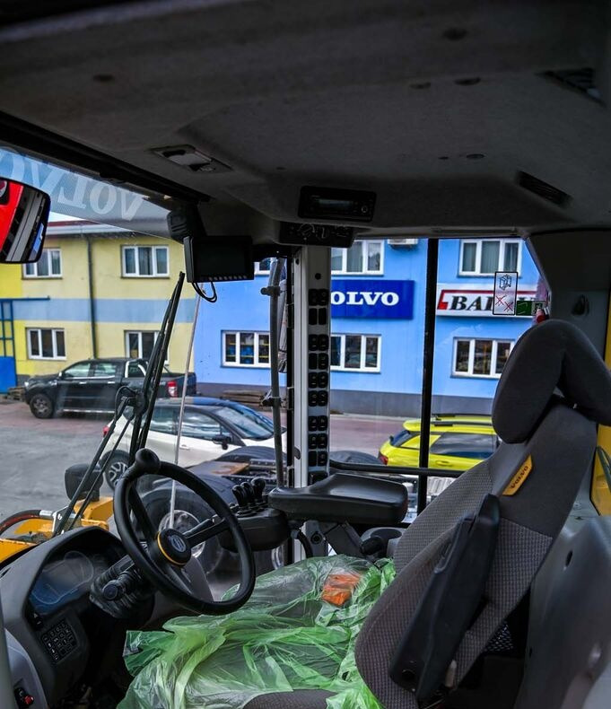 Utovarivač na kotačima Volvo L110H: slika Utovarivač na kotačima Volvo L110H