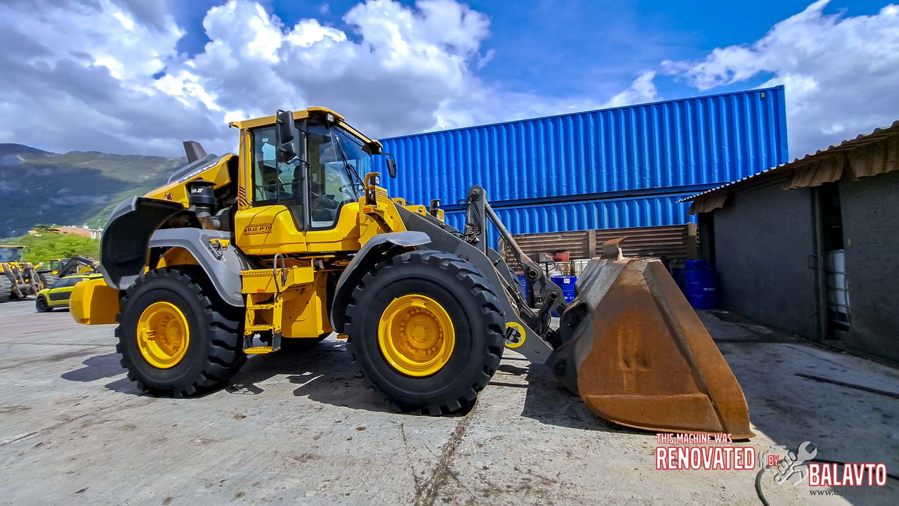 Volvo L120H - Utovarivač na kotačima: slika Volvo L120H - Utovarivač na kotačima Volvo L120H - Utovarivač na kotačima: slika Volvo L120H - Utovarivač na kotačima