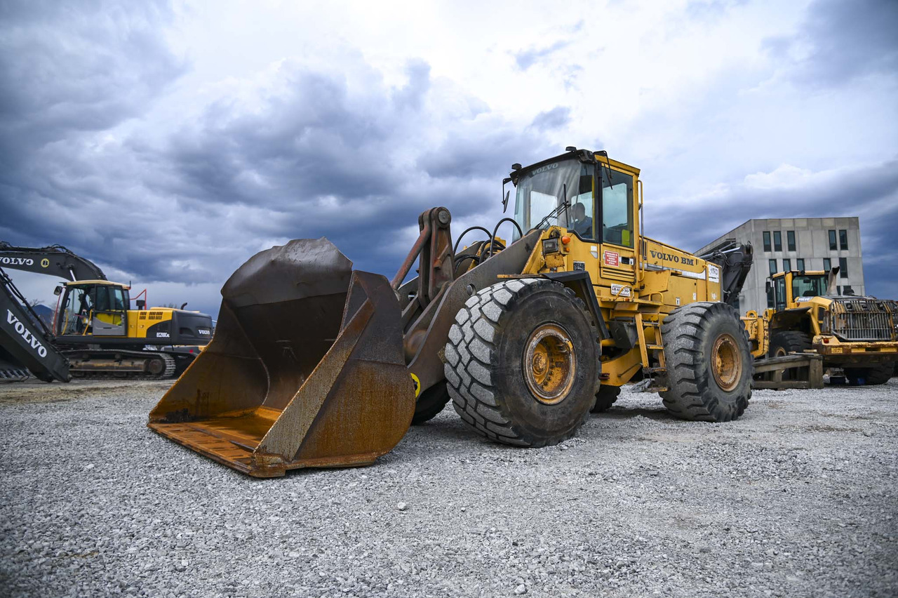 Volvo L150 - Utovarivač na kotačima: slika Volvo L150 - Utovarivač na kotačima Volvo L150 - Utovarivač na kotačima: slika Volvo L150 - Utovarivač na kotačima