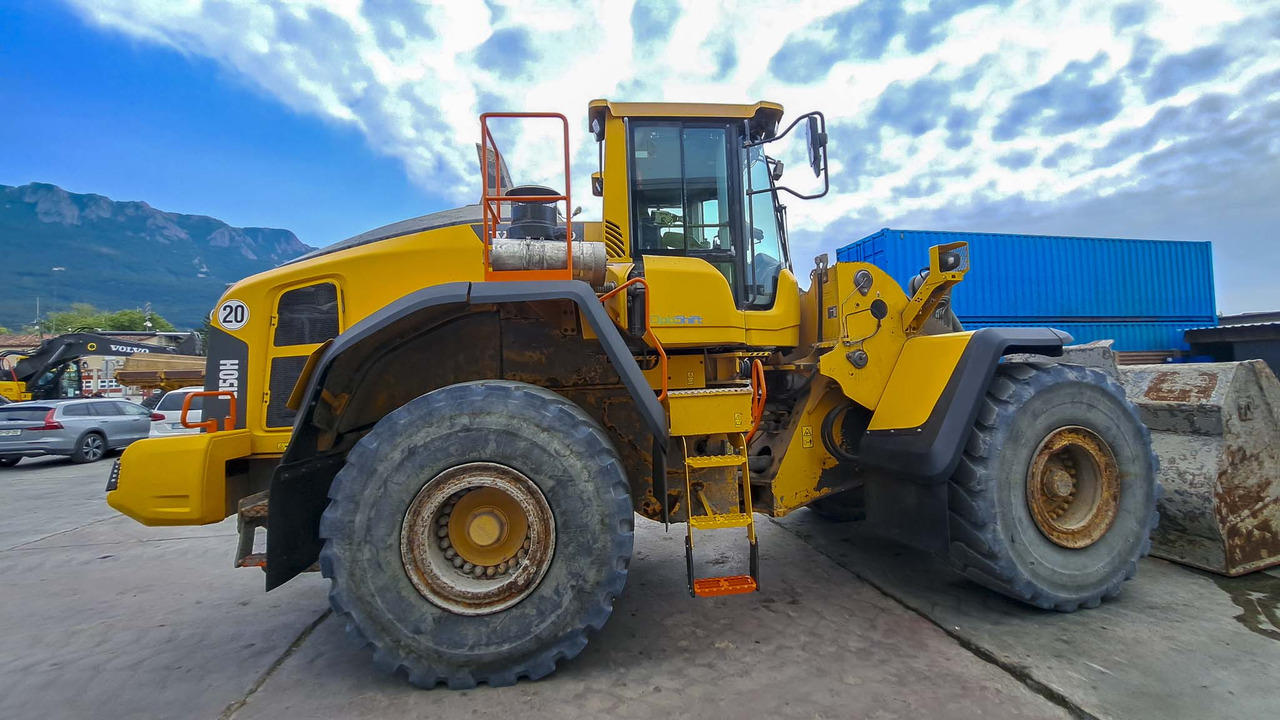 Volvo L150H - Utovarivač na kotačima: slika Volvo L150H - Utovarivač na kotačima Volvo L150H - Utovarivač na kotačima: slika Volvo L150H - Utovarivač na kotačima