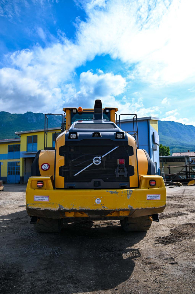 Volvo L180H - Utovarivač na kotačima: slika Volvo L180H - Utovarivač na kotačima Volvo L180H - Utovarivač na kotačima: slika Volvo L180H - Utovarivač na kotačima