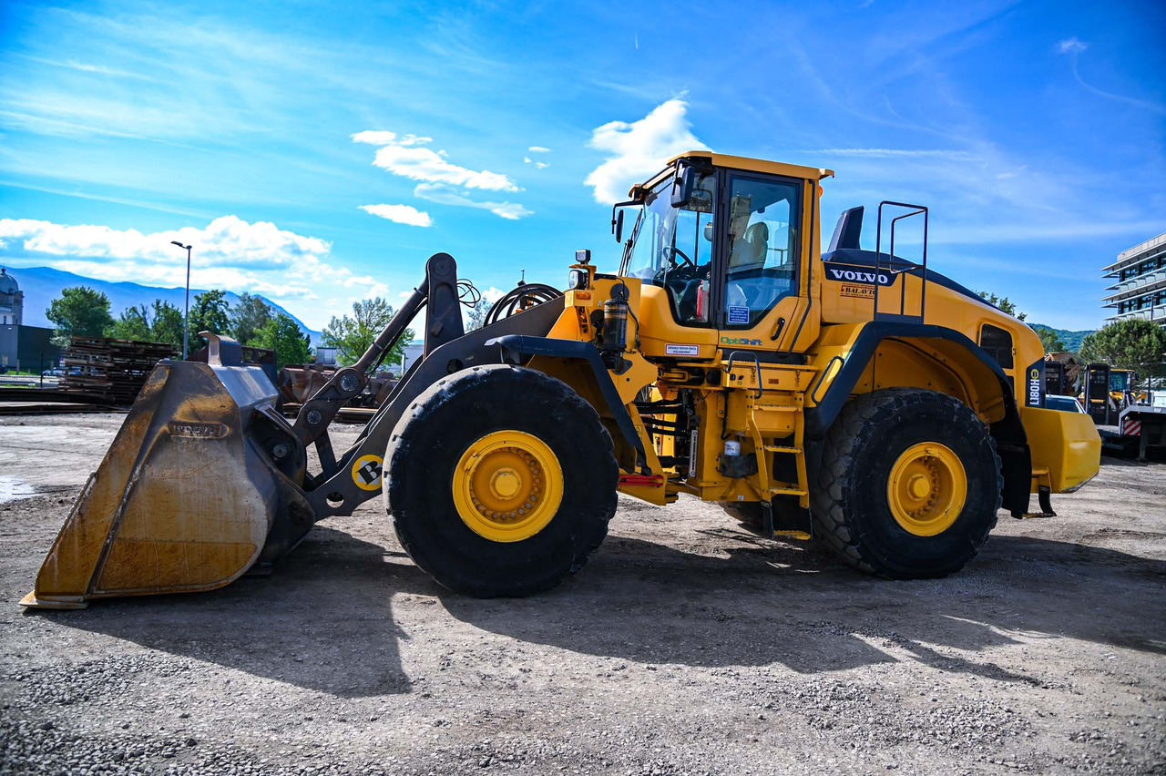 Volvo L180H - Utovarivač na kotačima: slika Volvo L180H - Utovarivač na kotačima Volvo L180H - Utovarivač na kotačima: slika Volvo L180H - Utovarivač na kotačima