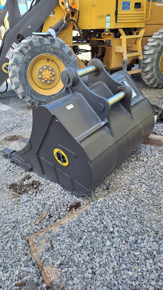 Volvo digging bucket 1200 mm UNI65 - Korpa za bager za Bager: slika Volvo digging bucket 1200 mm UNI65 - Korpa za bager za Bager Volvo digging bucket 1200 mm UNI65 - Korpa za bager za Bager: slika Volvo digging bucket 1200 mm UNI65 - Korpa za bager za Bager
