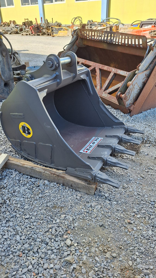 Volvo digging bucket 1200 mm UNI65 - Korpa za bager za Bager: slika Volvo digging bucket 1200 mm UNI65 - Korpa za bager za Bager Volvo digging bucket 1200 mm UNI65 - Korpa za bager za Bager: slika Volvo digging bucket 1200 mm UNI65 - Korpa za bager za Bager