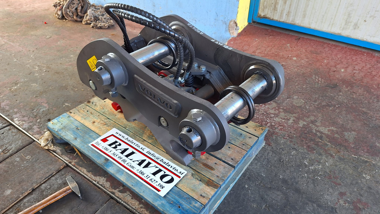 Volvo hydraulic quick coupler UNI65 - Brza spojka za Bager: slika Volvo hydraulic quick coupler UNI65 - Brza spojka za Bager Volvo hydraulic quick coupler UNI65 - Brza spojka za Bager: slika Volvo hydraulic quick coupler UNI65 - Brza spojka za Bager
