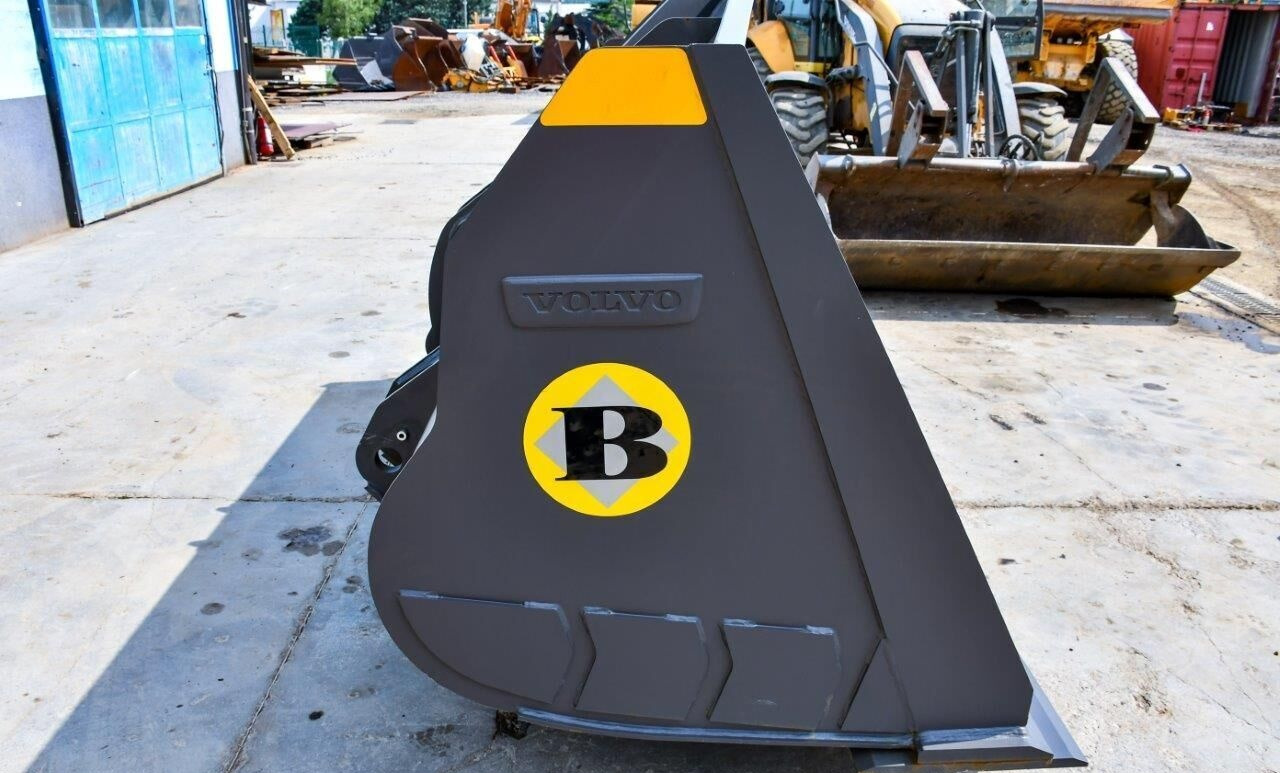 Volvo loader bucket 2800 mm for Volvo wheel loaders - Utovarna korpa: slika Volvo loader bucket 2800 mm for Volvo wheel loaders - Utovarna korpa Volvo loader bucket 2800 mm for Volvo wheel loaders - Utovarna korpa: slika Volvo loader bucket 2800 mm for Volvo wheel loaders - Utovarna korpa