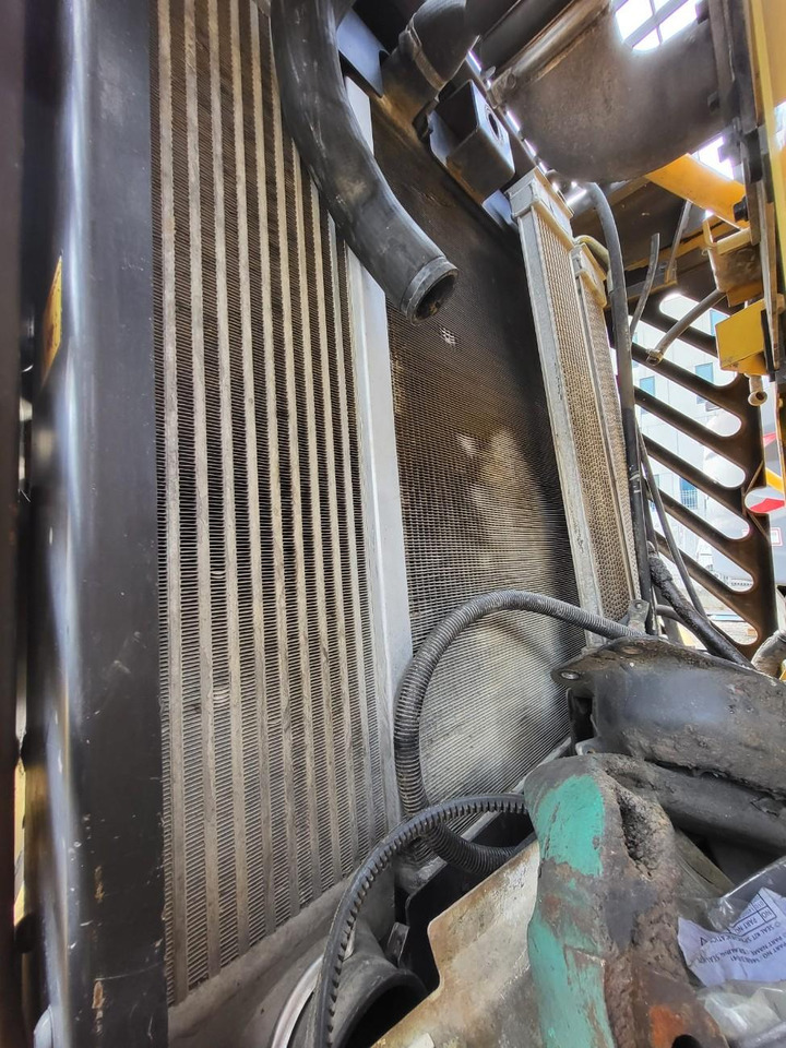 Volvo radiator - Hladnjak za Utovarivač: slika Volvo radiator - Hladnjak za Utovarivač Volvo radiator - Hladnjak za Utovarivač: slika Volvo radiator - Hladnjak za Utovarivač